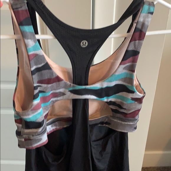 Lulu lemon tank with built in bra - Picture 3 of 4